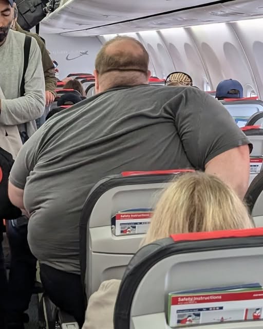 hoto of passenger on flight goes viral, has everyone saying the same thing