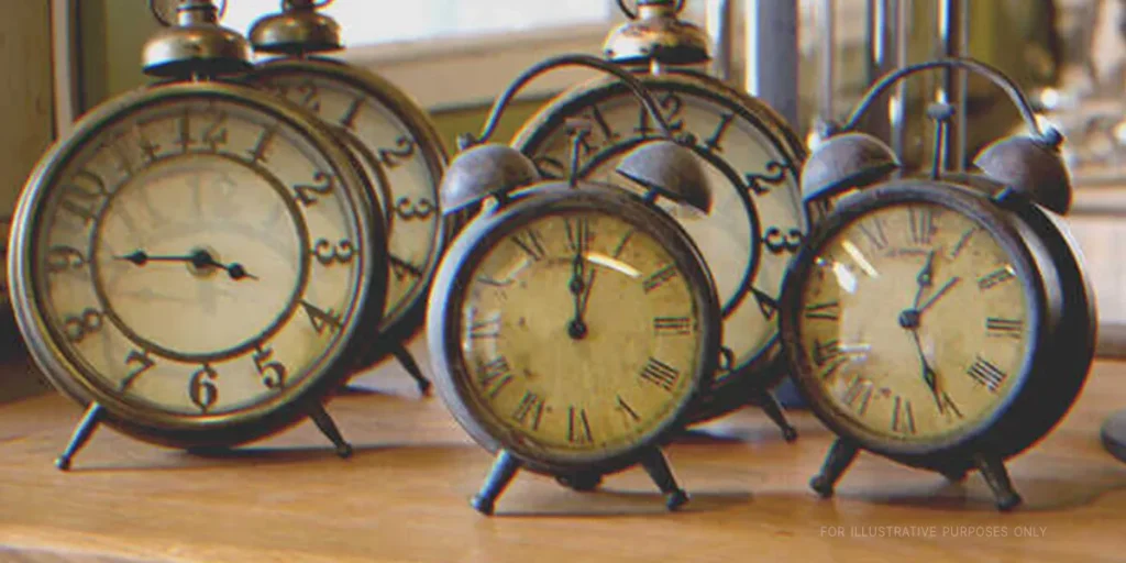 Linda Inherits Grandma’s Old Clocks & Greedy Brother Gets House, Turns Out She Got Almost $200K – Story of the Day
