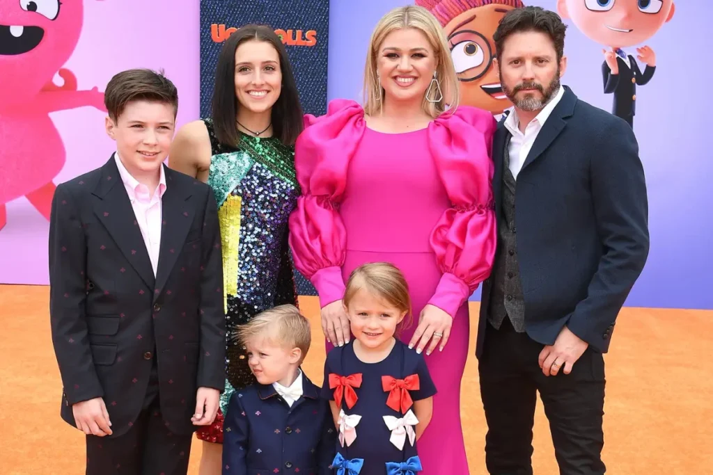 “I still can’t believe he’s gone” – Kelly Clarkson’s ex-husband Brandon Blackstock dies at 48 after a secret 3-year battle with cancer, and the shocking details behind his death will leave many speechless.